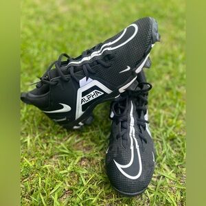 🖤Nike Alpha Football Cleats.. Size 9 … Black in color…. Great Used Condition…